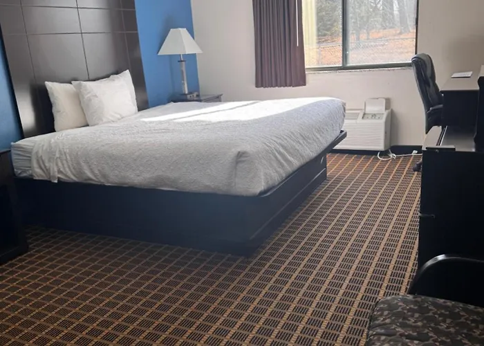 Baymont & Hotel 2*
