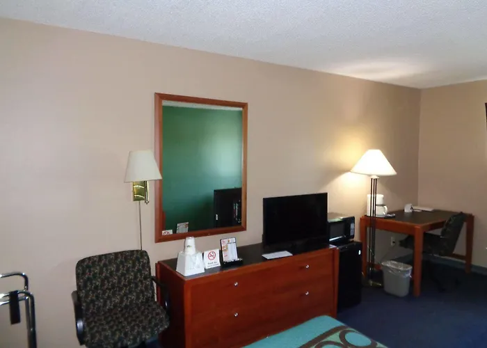 Hotel Baymont &